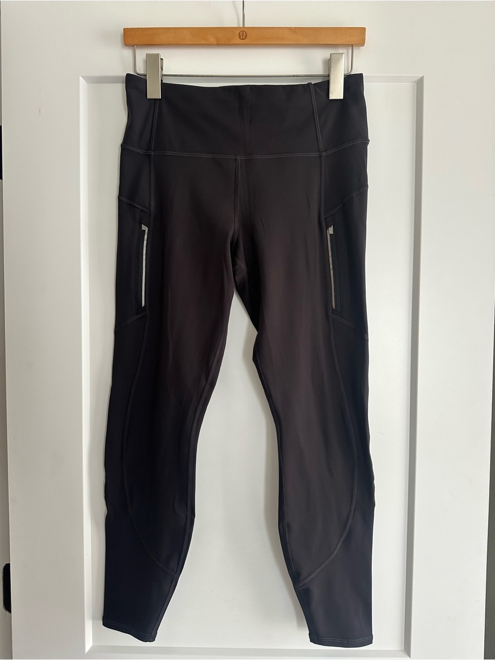 Athleta Rainier 7/8 Tight Black Size Medium